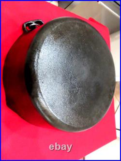 Vintage #12 Unmarked Cast Iron Dutch Oven Camping Fish Fryer WithO Lid L8.15