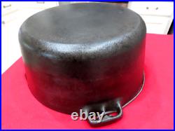 Vintage #12 Unmarked Cast Iron Dutch Oven Camping Fish Fryer WithO Lid L8.15