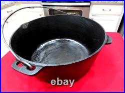 Vintage #12 Unmarked Cast Iron Dutch Oven Camping Fish Fryer WithO Lid L8.15