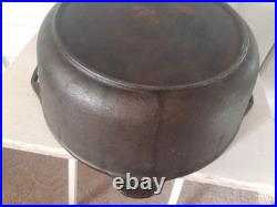 Vintage 13.5 Unmarked #12 DO MADE IN USA D 12 Cast Iron Dutch Oven Pot
