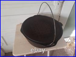 Vintage 13.5 Unmarked #12 DO MADE IN USA D 12 Cast Iron Dutch Oven Pot Vintage 13.5 Unmarked #12 DO MADE IN USA D 12 Cast Iron Dutch Oven Pot