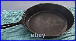 Vintage #8 cast iron skillet with heat ring