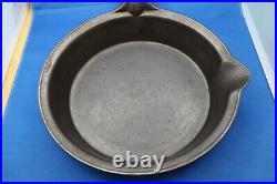 Vintage #9 Gate Marked Heat Ring One Pour Spout Cast Iron Skillet Unmarked