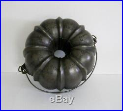 Vintage Cast Iron Griswold #965 Bundt/cake Pan