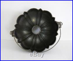 Vintage Cast Iron Griswold #965 Bundt/cake Pan