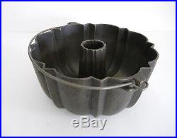 Vintage Cast Iron Griswold #965 Bundt/cake Pan