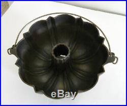 Vintage Cast Iron Griswold #965 Bundt/cake Pan