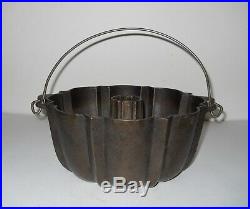 Vintage Cast Iron Griswold #965 Bundt/cake Pan