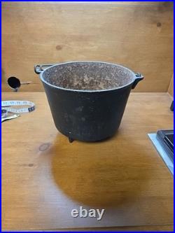 Vintage Cast Iron No. 7 9.5 Pot / Bean Kettle Mountain Man Campfire Peyote
