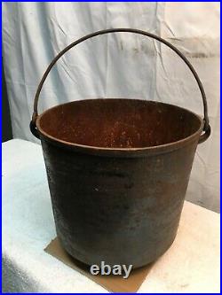 Vintage Cast Iron No 8 Stew Pot with Handle Bean Pot Chicken Soup Pot
