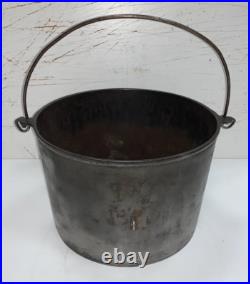 Vintage Erie 810 Flat Bottom Kettle Dutch Oven with Bail & Griswold Trivet