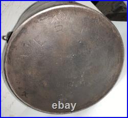 Vintage Erie 810 Flat Bottom Kettle Dutch Oven with Bail & Griswold Trivet