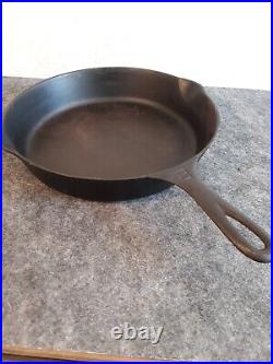 Vintage GRISWOLD Cast Iron SKILLET Frying Pan # 8 LARGE BLOCK LOGO ERIE PA. 704 T