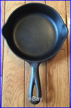 Vintage GRISWOLD No. 2 CAST IRON SKILLET P/N 703 -Great Condition