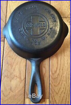 Vintage GRISWOLD No. 2 CAST IRON SKILLET P/N 703 -Great Condition