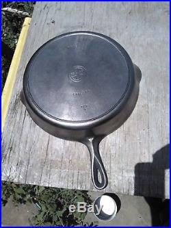 Vintage Griswold 12# 719 D Cast Iron Skillet Smoke Ring Clean