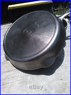 Vintage Griswold 12# 719 D Cast Iron Skillet Smoke Ring Clean