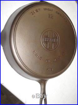 Vintage Griswold 12 in Cast Iron Skillet