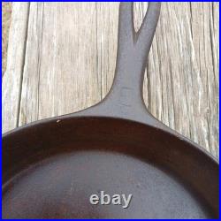 Vintage Griswold # 8 Cast Iron Skillet Frying Pan Large Logo 704 E No Wobble