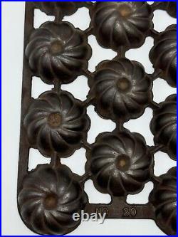 Vintage Griswold Cast Iron #20 Turk Head Muffin Pan Variation #2