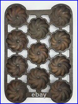 Vintage Griswold Cast Iron #20 Turk Head Muffin Pan Variation #2