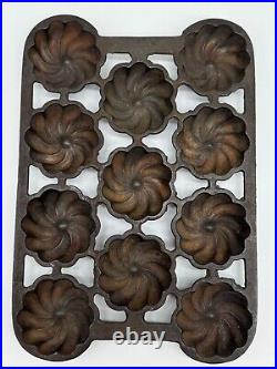 Vintage Griswold Cast Iron #20 Turk Head Muffin Pan Variation #2