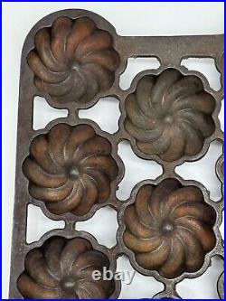 Vintage Griswold Cast Iron #20 Turk Head Muffin Pan Variation #2