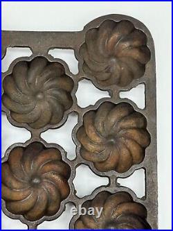 Vintage Griswold Cast Iron #20 Turk Head Muffin Pan Variation #2