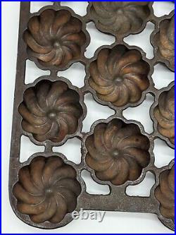 Vintage Griswold Cast Iron #20 Turk Head Muffin Pan Variation #2