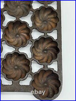 Vintage Griswold Cast Iron #20 Turk Head Muffin Pan Variation #2