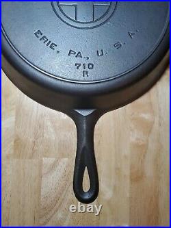 Vintage Griswold Cast Iron Skillet #9 Large Block Logo 710 R with Heat Ring