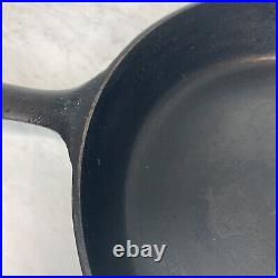 Vintage Griswold Cast Iron Skillet #9 with Heat Ring 710K 1920s 1930s -11