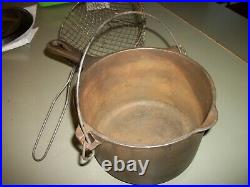 Vintage Griswold Deep Fat Fryer Cast Iron With Wire Basket # 1003 pot pan/Clean