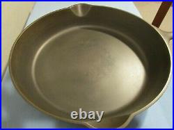 Vintage Griswold ERIE 710D Cast iron Skillet/Pan (RARE) HTF