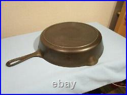 Vintage Griswold ERIE 710D Cast iron Skillet/Pan (RARE) HTF