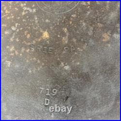 Vintage Griswold No. 12 Cast Iron Skillet 719 D heat ring Erie PA small logo