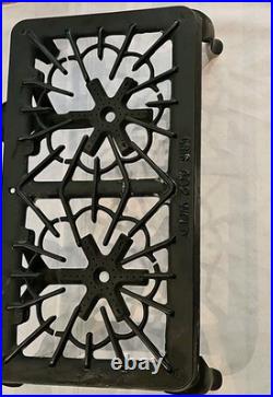 Vintage Griswold No. 402 Cast Iron Dual Burner Camp Stove excellent. Free ship