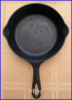 Vintage Griswold No. 5 Cast Iron Skillet 724L, Erie Slant Logo with Heat Ring