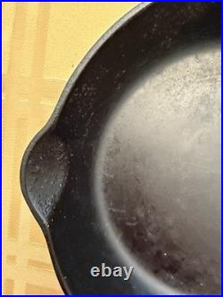 Vintage Griswold No. 5 Cast Iron Skillet 724L, Erie Slant Logo with Heat Ring