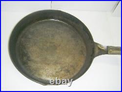 Vintage L&G Mfg. Co. 12 in. Cast Iron Skillet No. 10