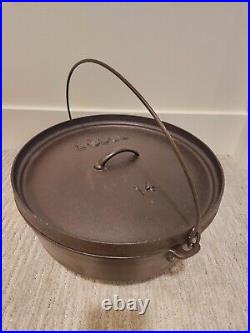 Vintage Lodge Discontinued #14 Shallow Cast Iron Camp/3 legged Dutch Oven