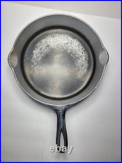 Vintage No. 8 GRISWOLD Cast Iron SKILLET Frying Pan LARGE BLOCK LOGO 704 H