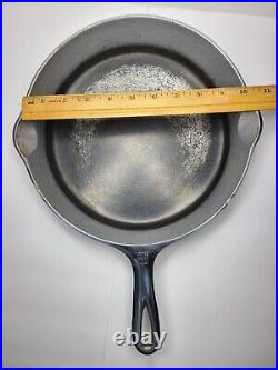 Vintage No. 8 GRISWOLD Cast Iron SKILLET Frying Pan LARGE BLOCK LOGO 704 H