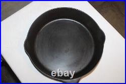 Vintage OLD Wagner Arc Logo No. 7 Cast Iron Skillet withHeat Ring Sits Flat