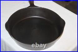 Vintage OLD Wagner Arc Logo No. 7 Cast Iron Skillet withHeat Ring Sits Flat