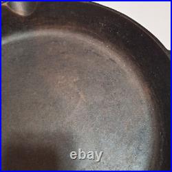 Vintage Unmarked Lodge No. 14 SK 3 Notch WithHeat Ring Cast Iron Skillet USA