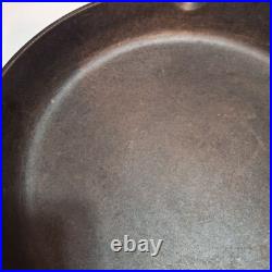 Vintage Unmarked Lodge No. 14 SK 3 Notch WithHeat Ring Cast Iron Skillet USA