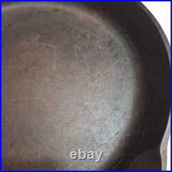 Vintage Unmarked Lodge No. 14 SK 3 Notch WithHeat Ring Cast Iron Skillet USA