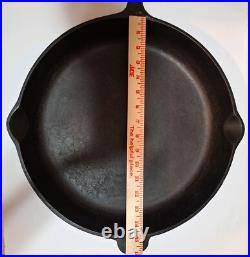Vintage Unmarked Lodge No. 14 SK 3 Notch WithHeat Ring Cast Iron Skillet USA