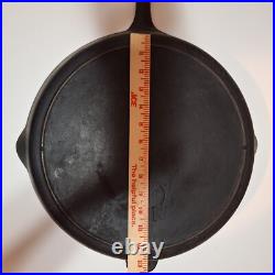 Vintage Unmarked Lodge No. 14 SK 3 Notch WithHeat Ring Cast Iron Skillet USA
